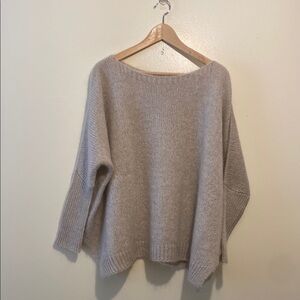 BUSBY & FOX MOHER NLEND Cozy Women's Sweater in Cream. Size L / XL